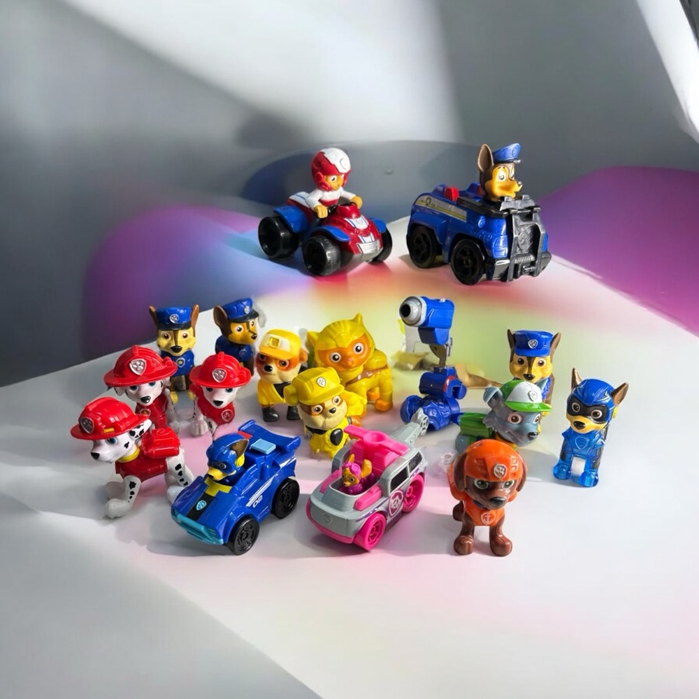 Lot 17 Paw Patrol Action Figures- 4 In Vehicles- Zuma- Marshall- Movie Figure